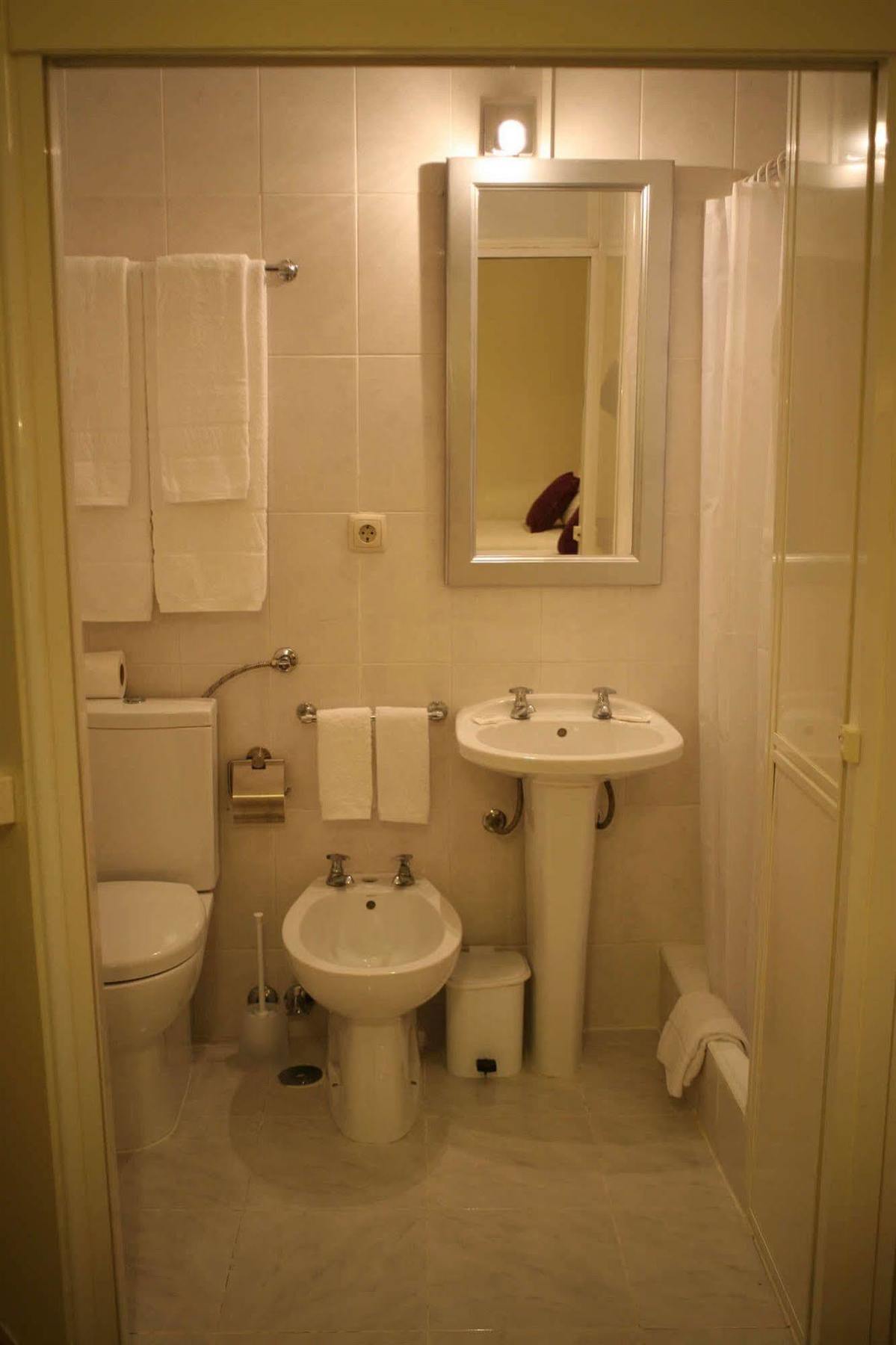เอสเตรลา โดส อันโชส Hotel ลิสบอน ภายนอก รูปภาพ