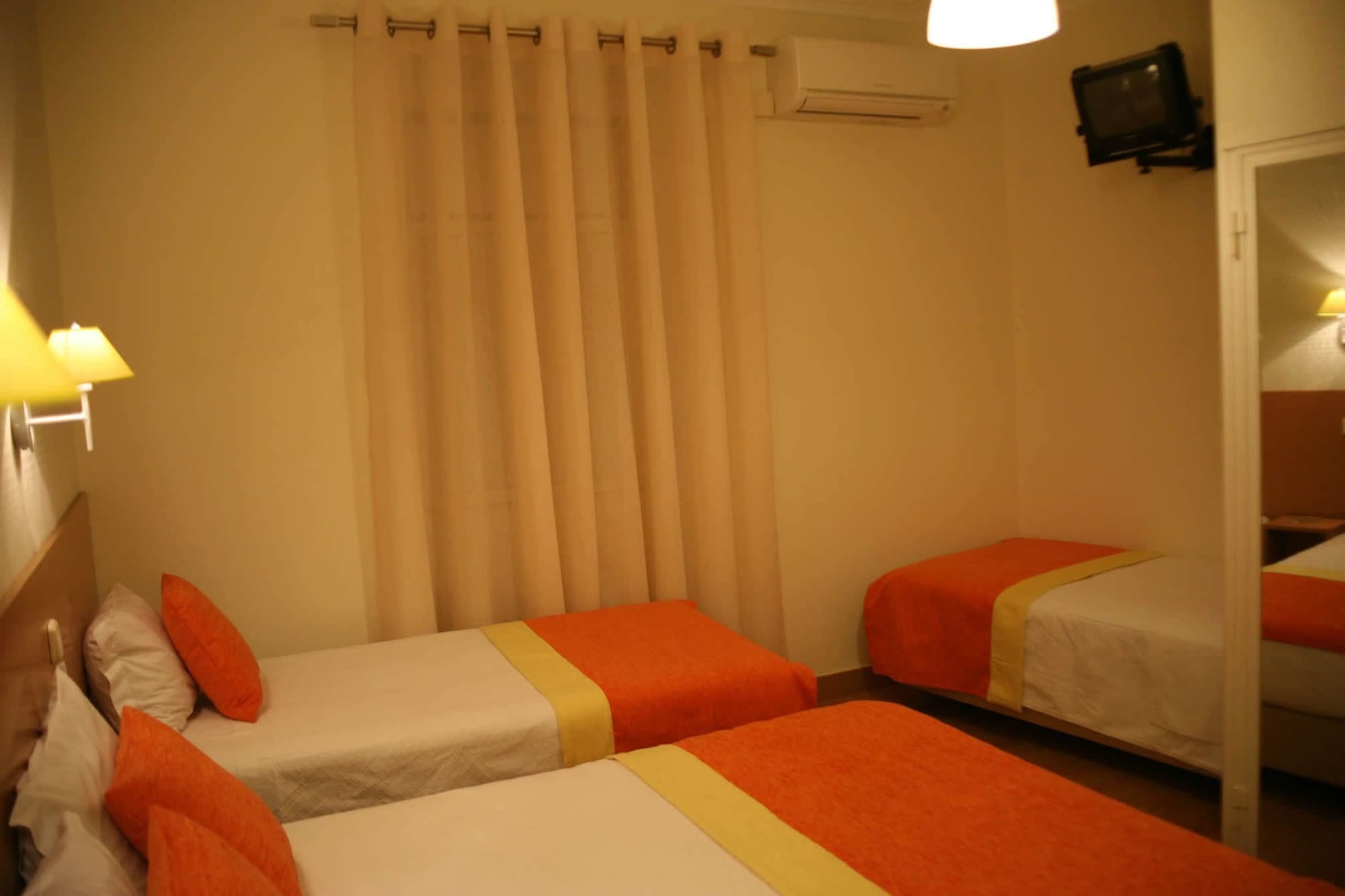 เอสเตรลา โดส อันโชส Hotel ลิสบอน ภายนอก รูปภาพ